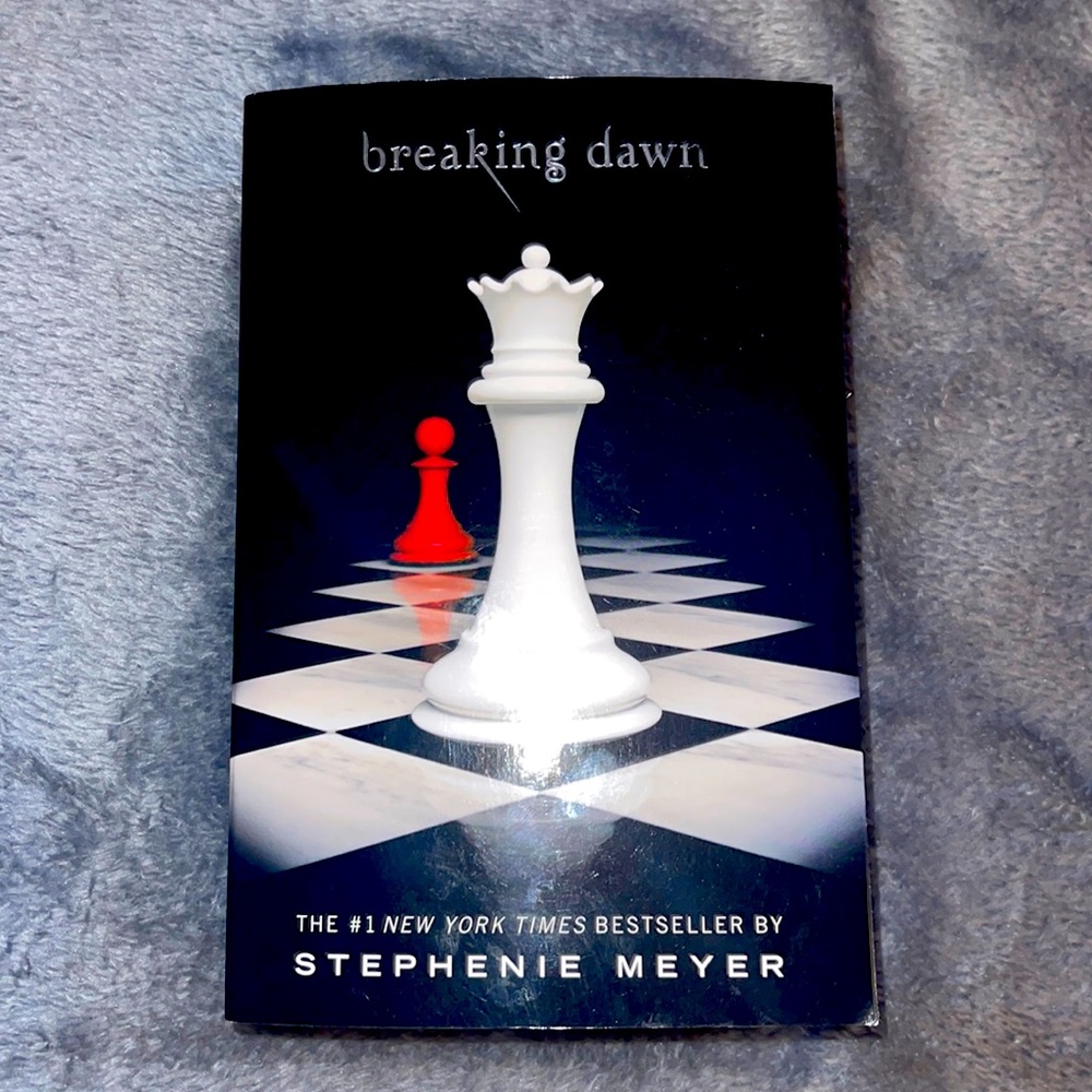 ♟✨BREAKING DAWN✨♟ TWILIGHT SAGA BOOK NUMBER IV